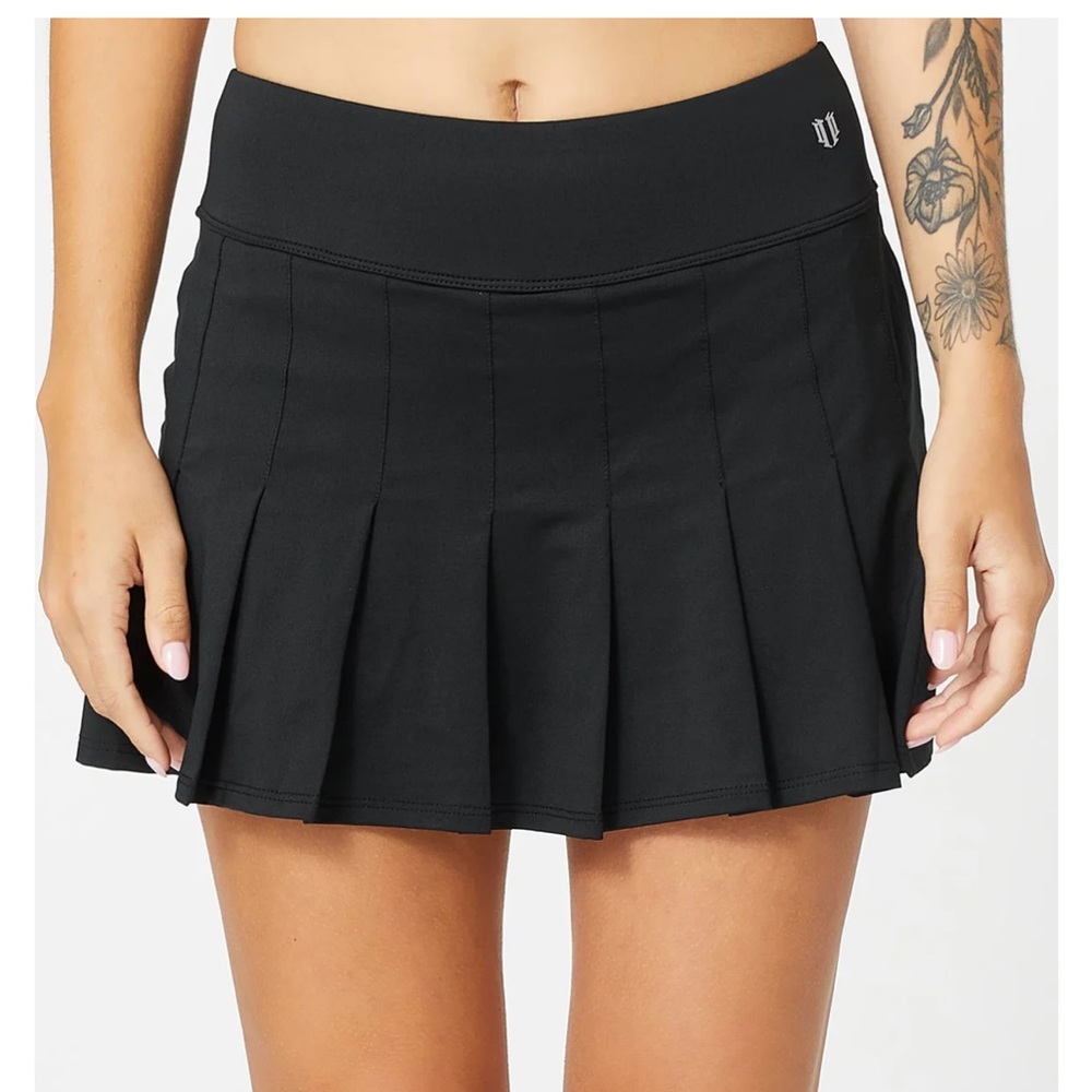 Size Medium Black Eleven by Venus Skort
